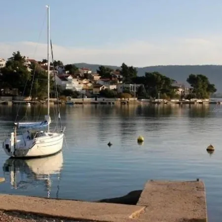 بيت للعطل Fuer 3 Personen 1 Kind Ca 68 M Sup2 In Zaboric, Dalmatien Gespanschaft Sibenik Knin *