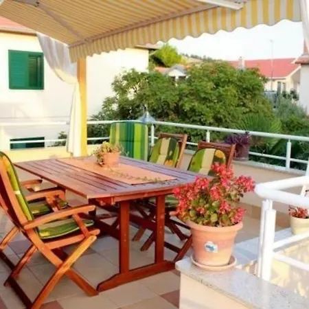 بيت للعطل Fuer 3 Personen 1 Kind Ca 68 M Sup2 In Zaboric, Dalmatien Gespanschaft Sibenik Knin زابوريتش