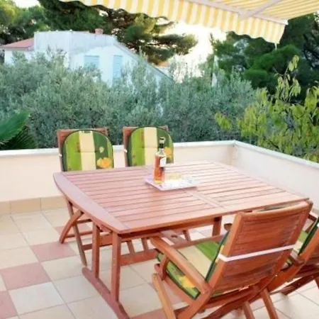 Fuer 3 Personen 1 Kind Ca 68 M Sup2 In Zaboric, Dalmatien Gespanschaft Sibenik Knin بيت للعطل *